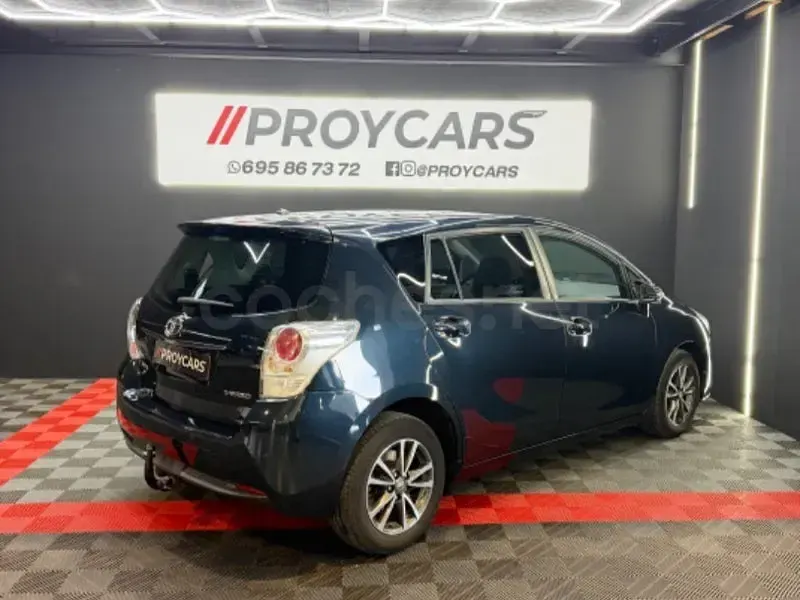 Usado Toyota Verso Comfort 124 CV (91 kW) 2014 Azul Monovolumen