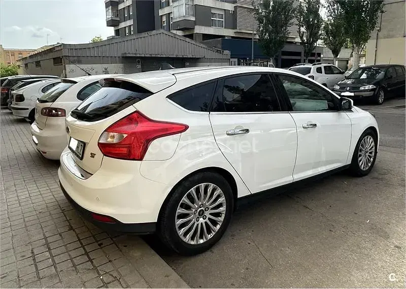 Brugt Ford Focus Trend 115 HK (84 kW) 2012 Hvid Sedan