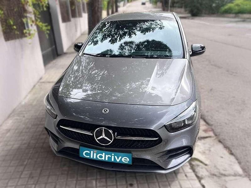 Usado Mercedes B200 150 CV (110 kW) 2021 Gris Monovolumen