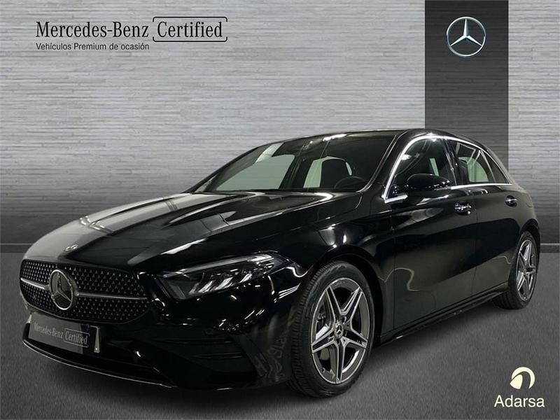Negro Usado 2024 Mercedes A180 Berlina | 34.900 € (Un poco caro) - Imagen 1/4