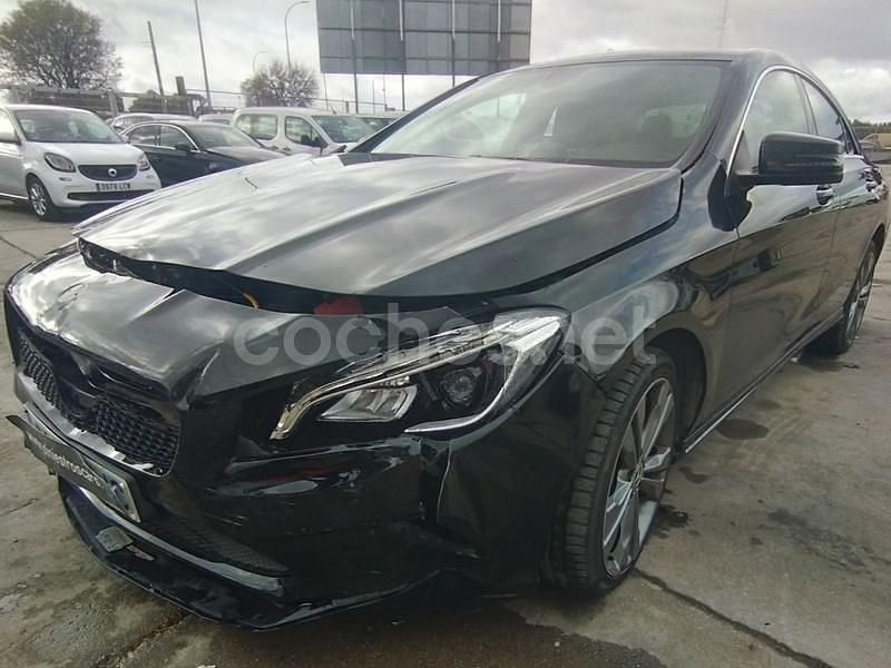 Usado Mercedes CLA180 122 CV (89 kW) 2018 Negro Berlina