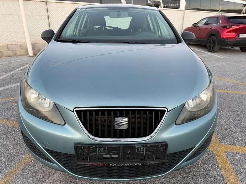 Usado Seat Ibiza Reference 90 CV (66 kW) 2010 Gris Utilitario