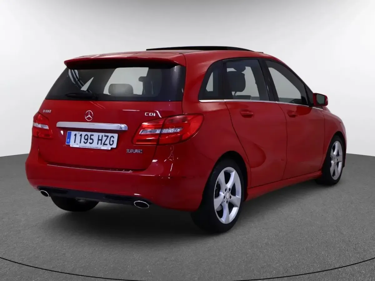 Usado Mercedes B180 109 CV (80 kW) 2014 Rojo Utilitario