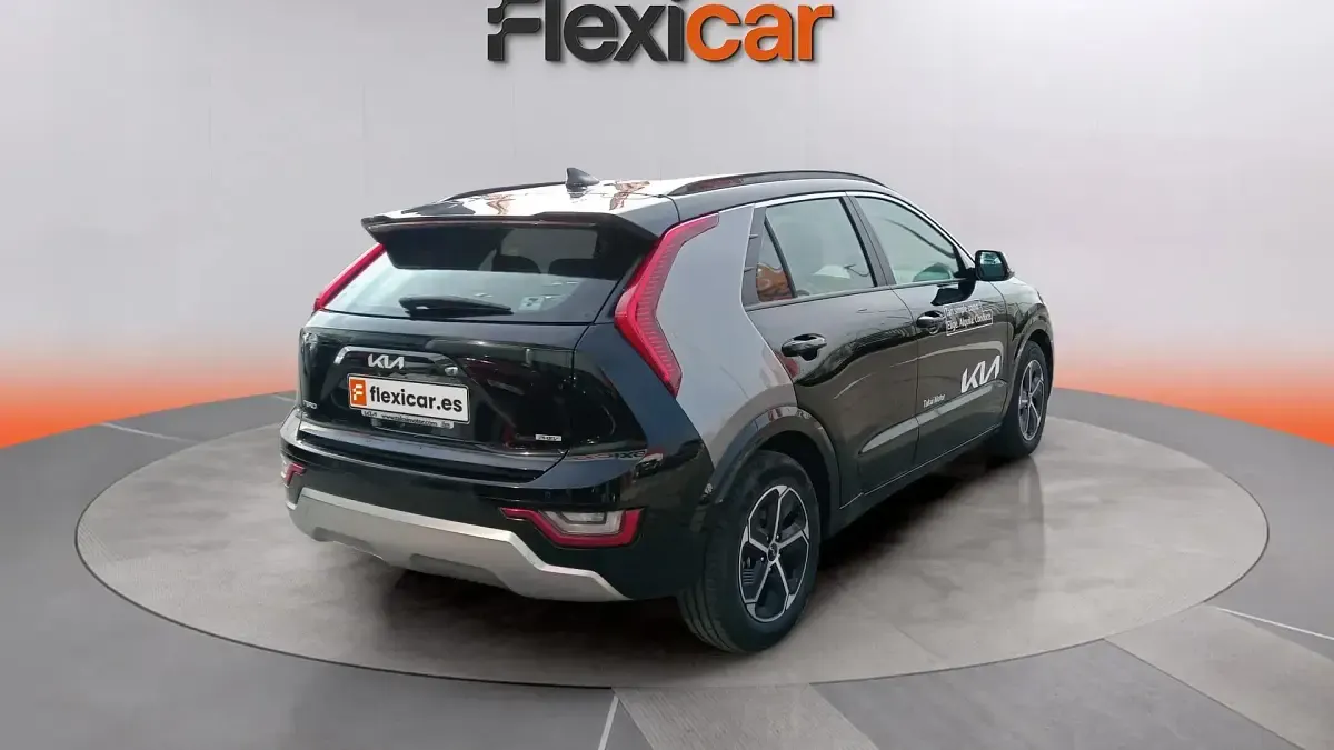 Usado Kia Niro 171 CV (125 kW) 2024 Negro SUV