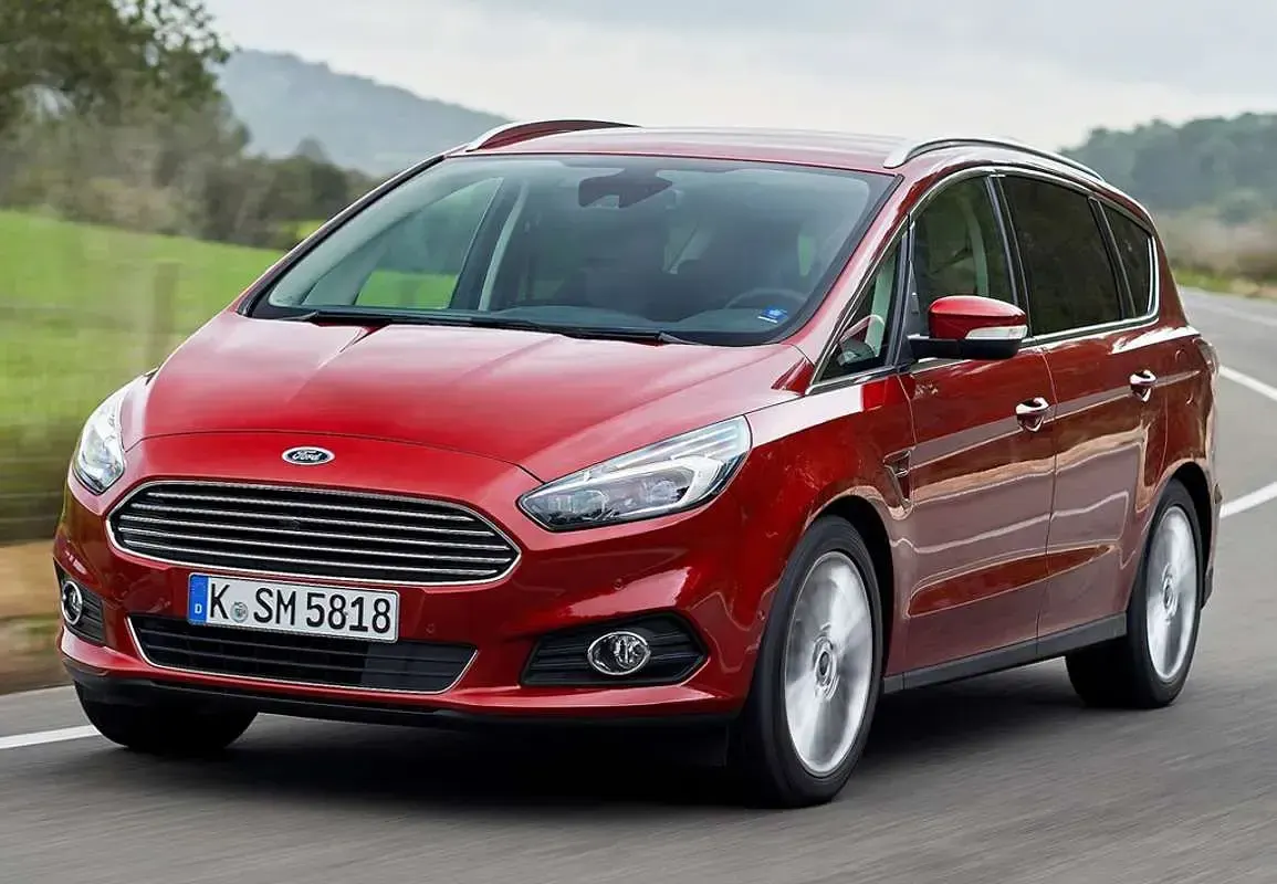 Usado Ford S-MAX ST-Line 190 CV (139 kW) 2023 Negro Monovolumen