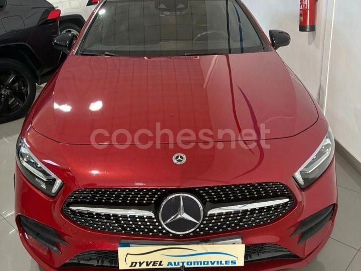 Granate Usado 2020 Mercedes A250 Berlina | 27.800 € (Un poco caro) - Imagen 1/4