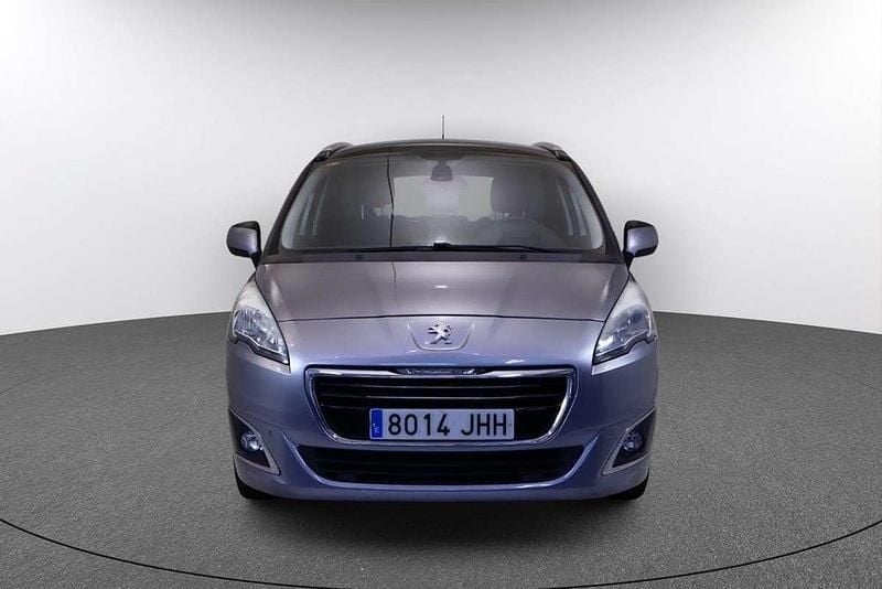 Usado Peugeot 5008 Allure 120 CV (88 kW) 2015 Gris / plata Monovolumen
