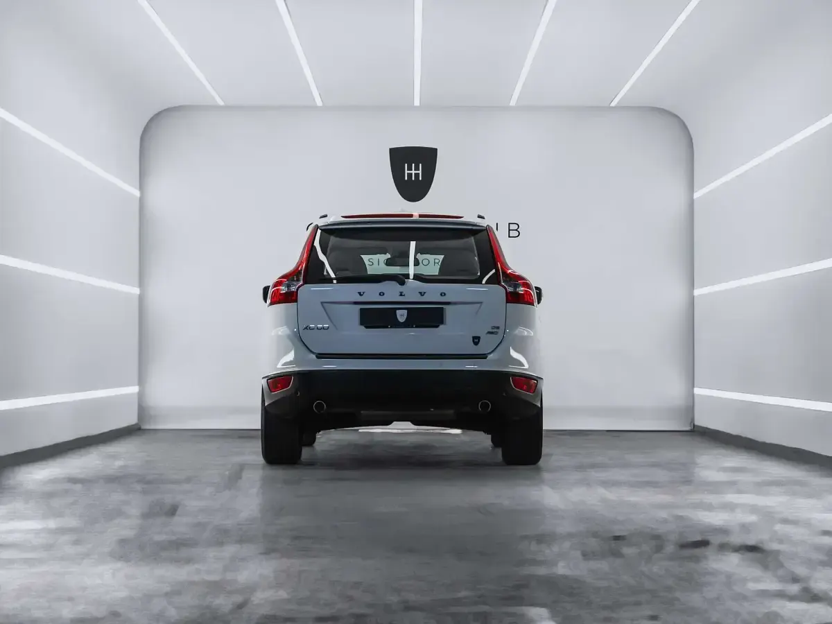 Używany Volvo XC60 Momentum 205 KM (150 kW) 2010 Biały SUV