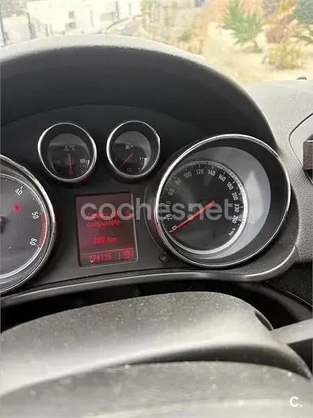 Usado Opel Insignia Cosmo 160 CV (117 kW) 2009 Negro Berlina