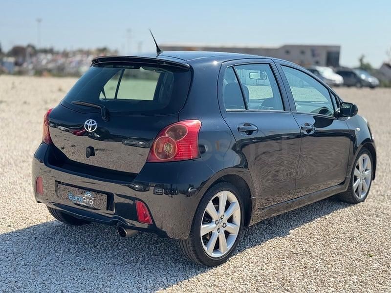 Usado Toyota Yaris 87 CV (63 kW) 2007 Negro Utilitario
