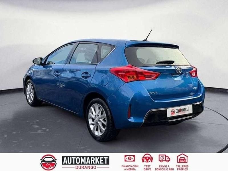 Usado Toyota Auris 90 CV (66 kW) 2015 Azul Berlina
