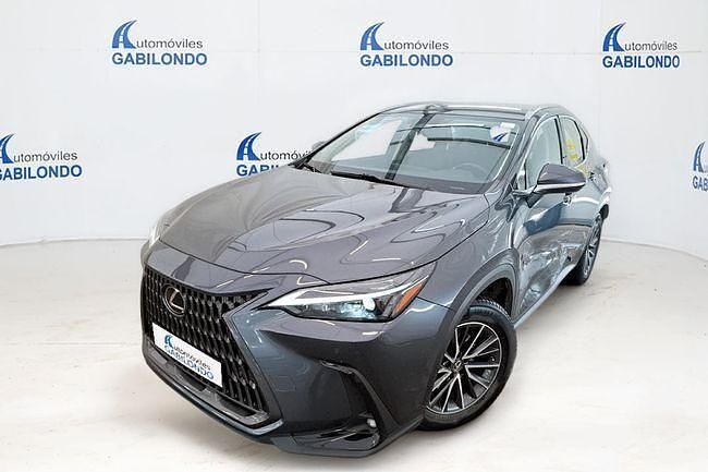 Usado Lexus NX350h Business Edition 242 CV (177 kW) 2022 Gris / plata SUV