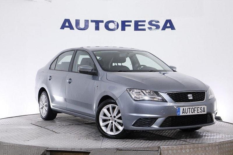 Usado Seat Toledo Style 105 CV (77 kW) 2014 Gris Berlina