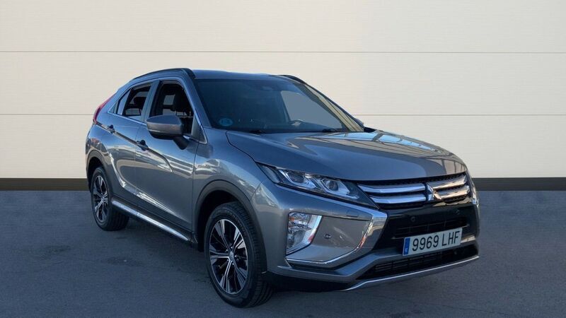 Gris Usado 2020 Mitsubishi Eclipse Cross Motion SUV | 18.500 € (Un poco caro) - Imagen 1/4