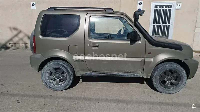 Usado Suzuki Jimny 85 CV (62 kW) 2007 Verde SUV