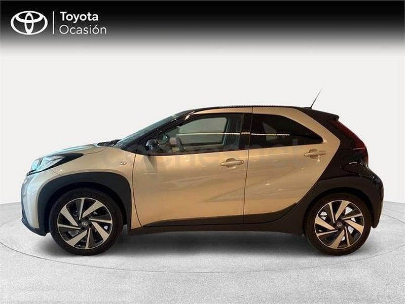 Usado Toyota Aygo X 72 CV (52 kW) 2024 Beige SUV