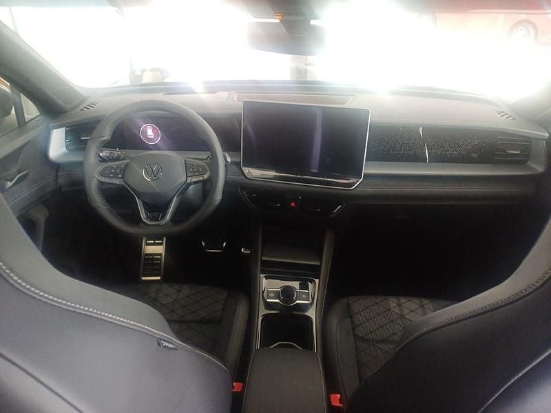Usado VW Tayron R-line 150 CV (110 kW) 2025 Violeta SUV