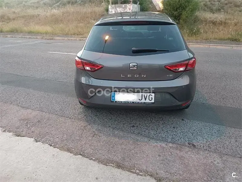 Usado Seat Leon CONNECT 125 CV (91 kW) 2016 Gris / plata Berlina