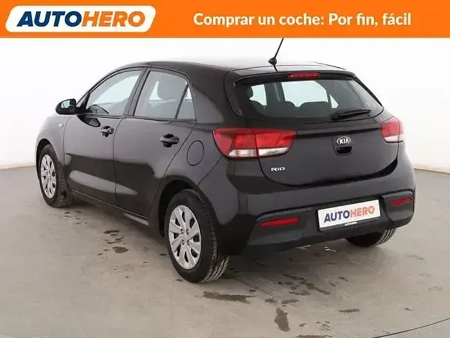 Usado Kia Rio 85 HP (62 kW) 2017 Preto Sedan