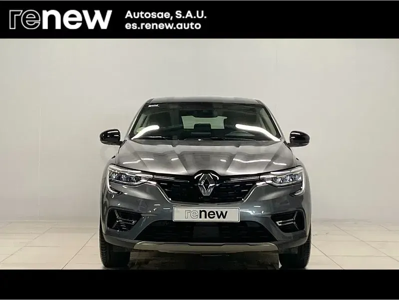 Usado Renault Arkana Techno 140 CV (102 kW) 2023 Gris / plata SUV