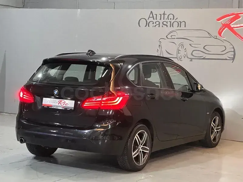 Usado BMW 218 Comfort Edition 150 CV (110 kW) 2015 Negro Familiar