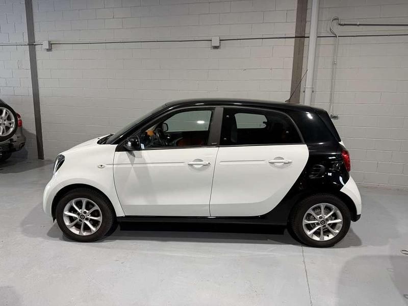Usado Smart ForFour Passion 90 CV (66 kW) 2017 Blanco Utilitario