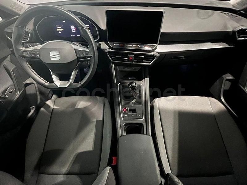 Usado Seat Leon Style 116 CV (85 kW) 2025 Gris Familiar