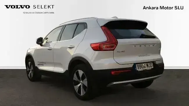 Usado Volvo XC40 Core 211 HP (155 kW) 2023 Branco SUV