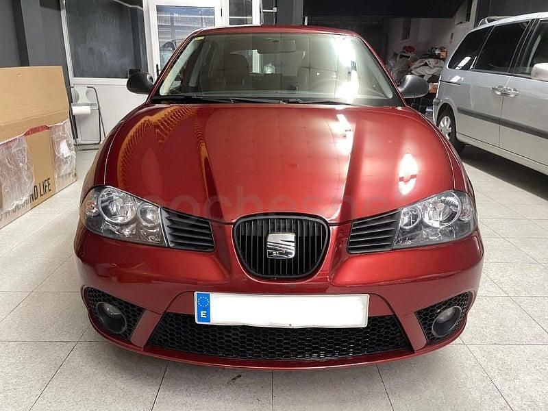 Usado Seat Ibiza Reference 85 CV (62 kW) 2008 Granate Berlina