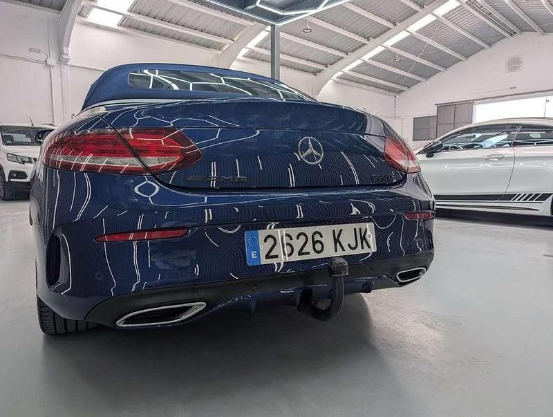 Käytetty Mercedes C220 170 HP (125 kW) 2018 Sininen Avoauto