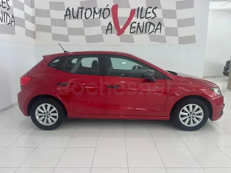 Usado Seat Ibiza Reference 80 CV (58 kW) 2020 Rojo Utilitario