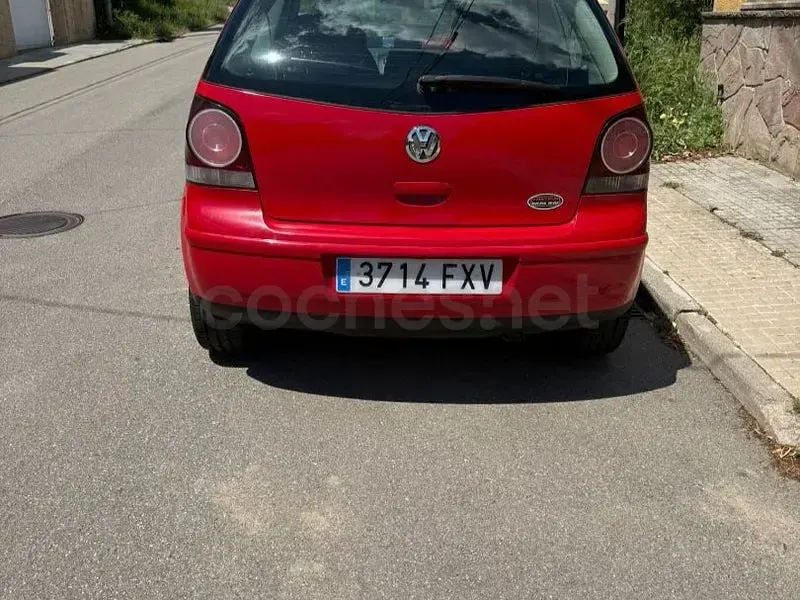 Usado VW Polo Advance 70 CV (51 kW) 2007 Rojo Utilitario