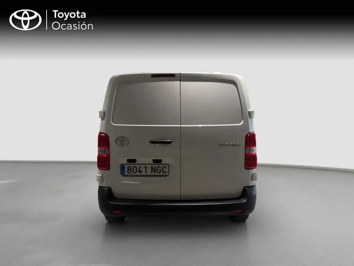Usado Toyota Proace 120 CV (88 kW) 2025 Blanco Monovolumen