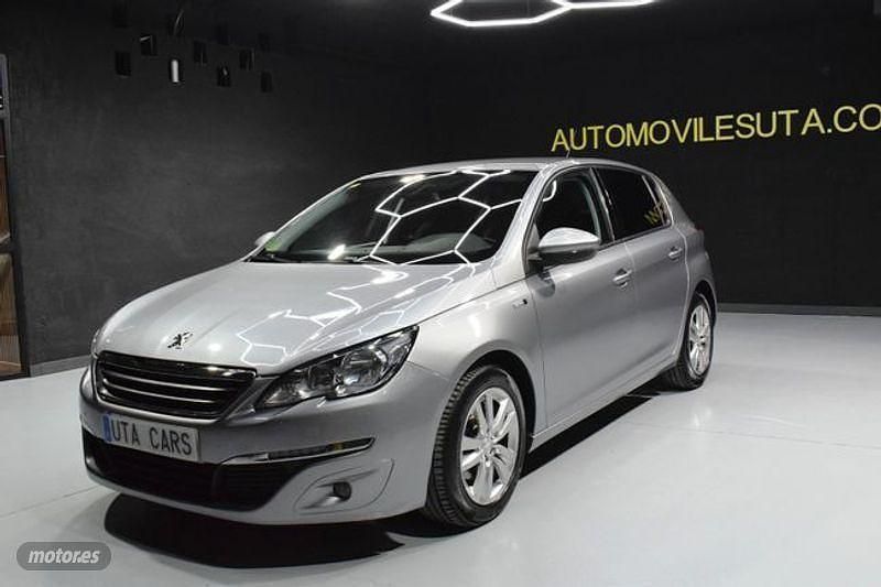 Usado Peugeot 308 Style 120 CV (88 kW) 2016 Gris / plata Berlina
