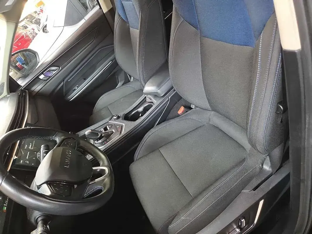 Usado Lynk & Co 01 261 CV (191 kW) 2023 Negro SUV