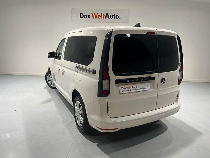 Usado VW Caddy 122 CV (89 kW) 2022 Blanco Monovolumen