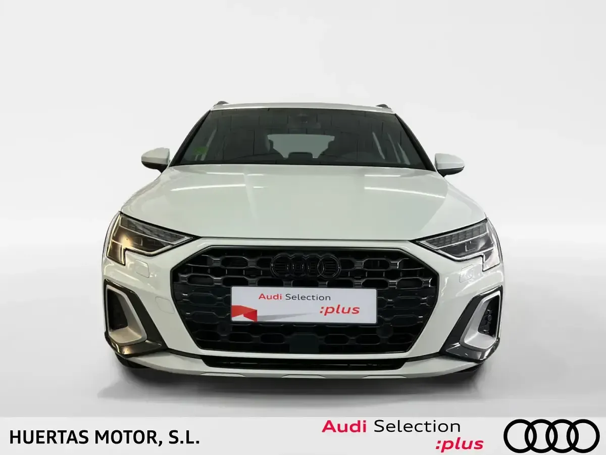 Usado Audi A3 Ambiente 150 CV (110 kW) 2024 Blanco Berlina