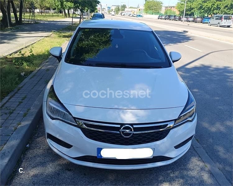 Usado Opel Astra Dynamic 110 CV (80 kW) 2019 Blanco Berlina