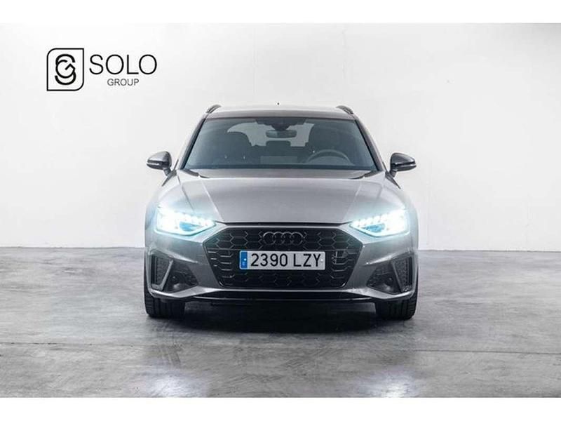 Usado Audi A4 Ambiente 163 CV (119 kW) 2022 Gris / plata Familiar