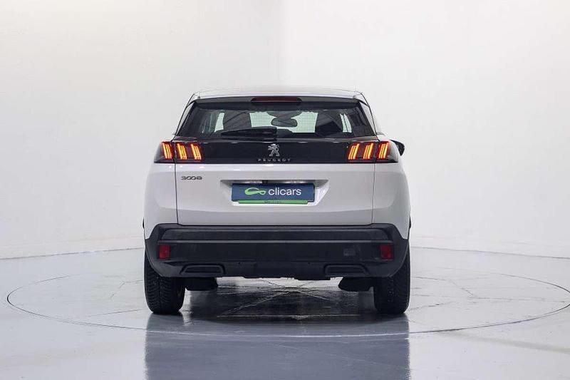 Usado Peugeot 3008 Active 131 CV (96 kW) 2021 Blanco SUV