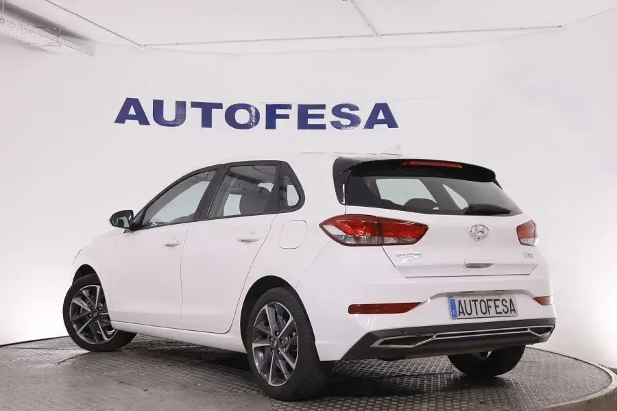 Usado Hyundai i30 110 CV (80 kW) 2023 Blanco