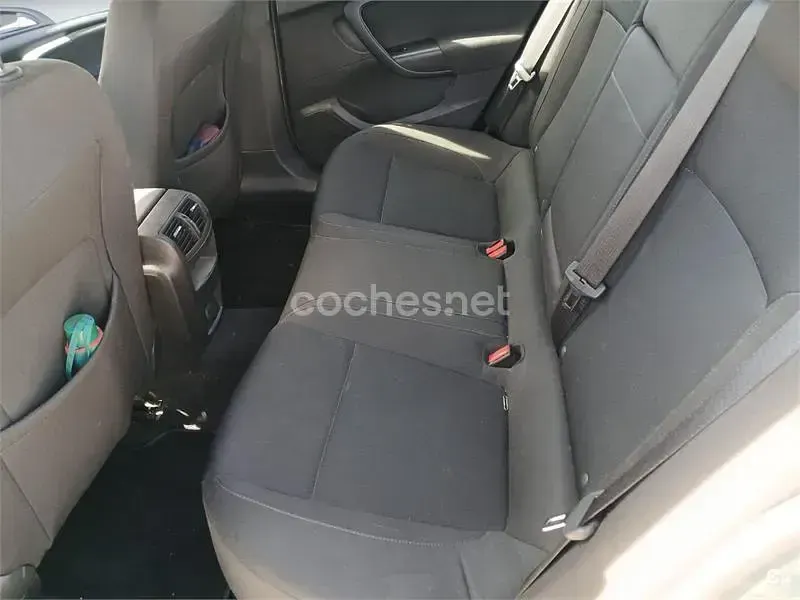 Usado Opel Insignia Selective 130 CV (95 kW) 2012 Gris / plata Berlina
