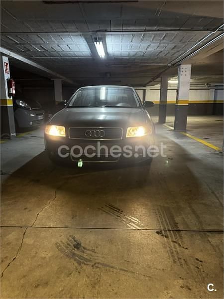 Usado Audi A4 150 CV (110 kW) 2001 Verde Berlina