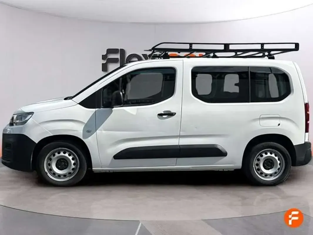 Usado Citroën Berlingo Feel 102 CV (75 kW) 2020 Blanco Monovolumen
