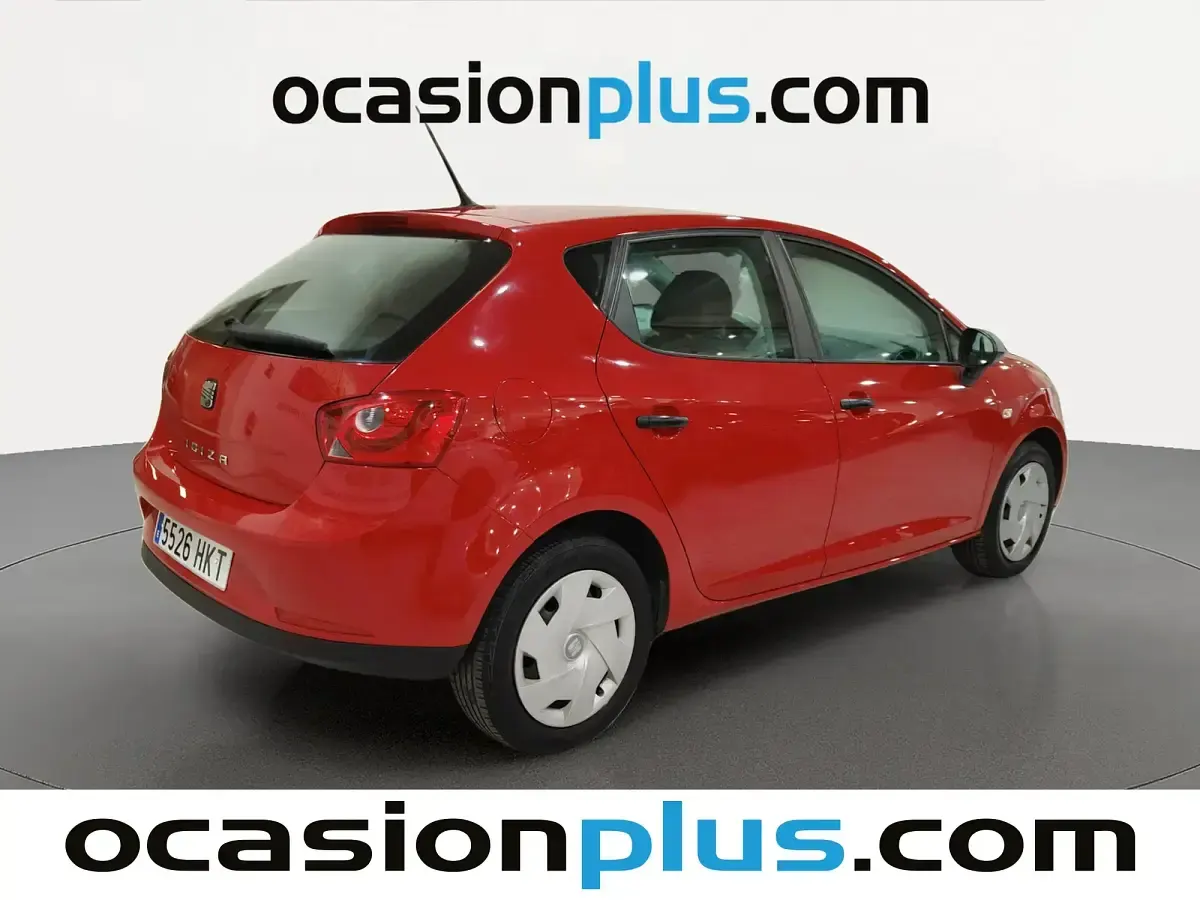 Usado Seat Ibiza Reference 86 CV (63 kW) 2012 Rojo Utilitario