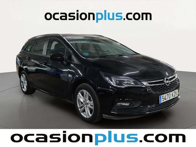Usado Opel Astra Selective 150 CV (110 kW) 2019 Negro Familiar