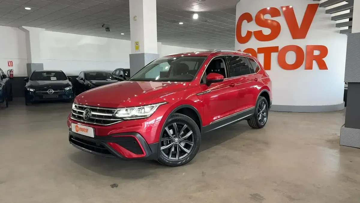 Usado VW Tiguan Life 150 CV (110 kW) 2022 Rojo SUV