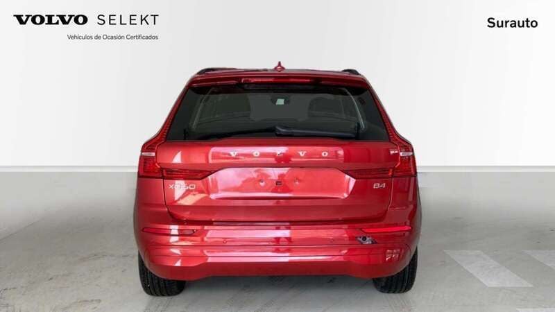 Usado Volvo XC60 Core 197 CV (144 kW) 2025 Rojo SUV