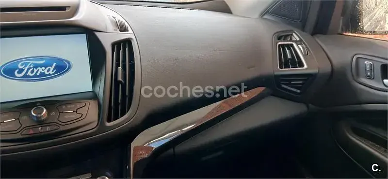 Usado Ford Kuga Titanium 120 CV (88 kW) 2015 Negro SUV