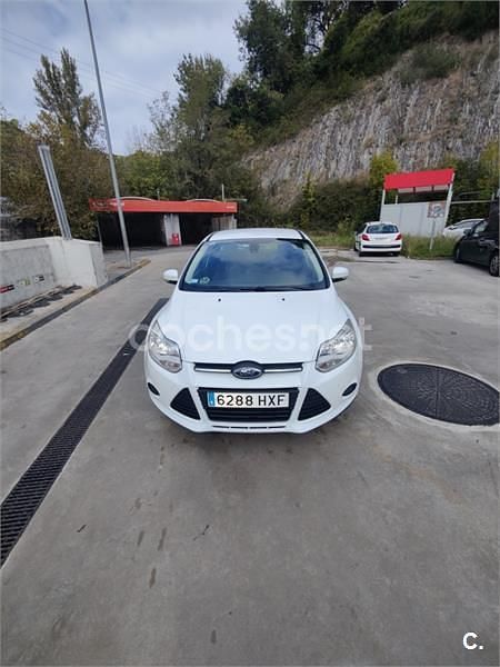 Blanco Usado 2014 Ford Focus Trend Berlina | 7000 € (Buen precio) - Imagen 1/4